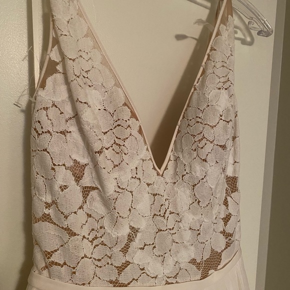 Beautiful wedding dress. **Never worn** size 6 - Picture 6 of 10